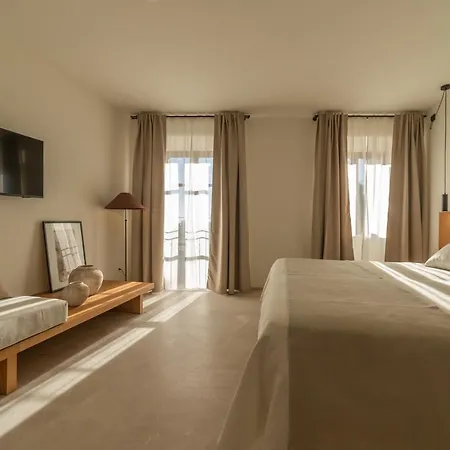 Nema Boutique & 4*