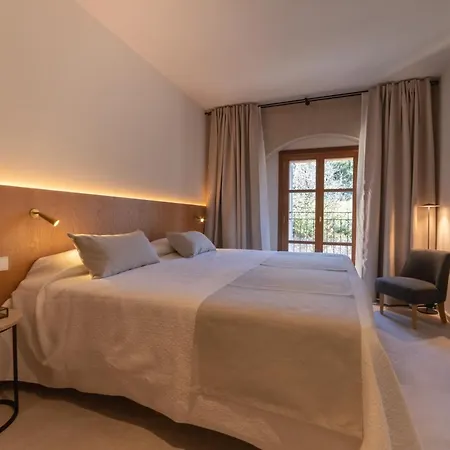Nema Boutique & 4*